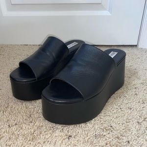 STEVE MADDEN Christa Black Leather Platform Sandals